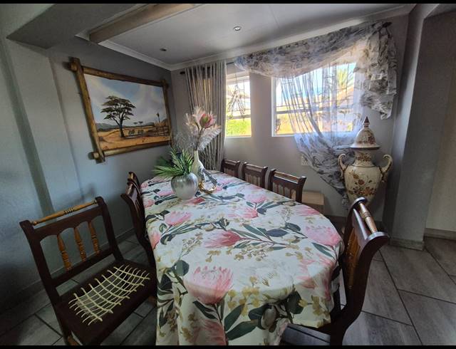 2 BEDROOM TOWNHOUSE FOR SALE IN VANDERBIJLPARK SW 5